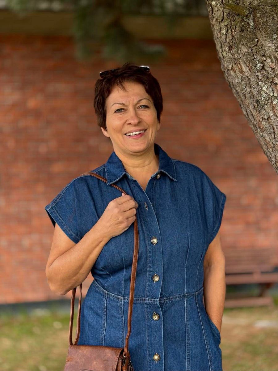 Alia Kjole 