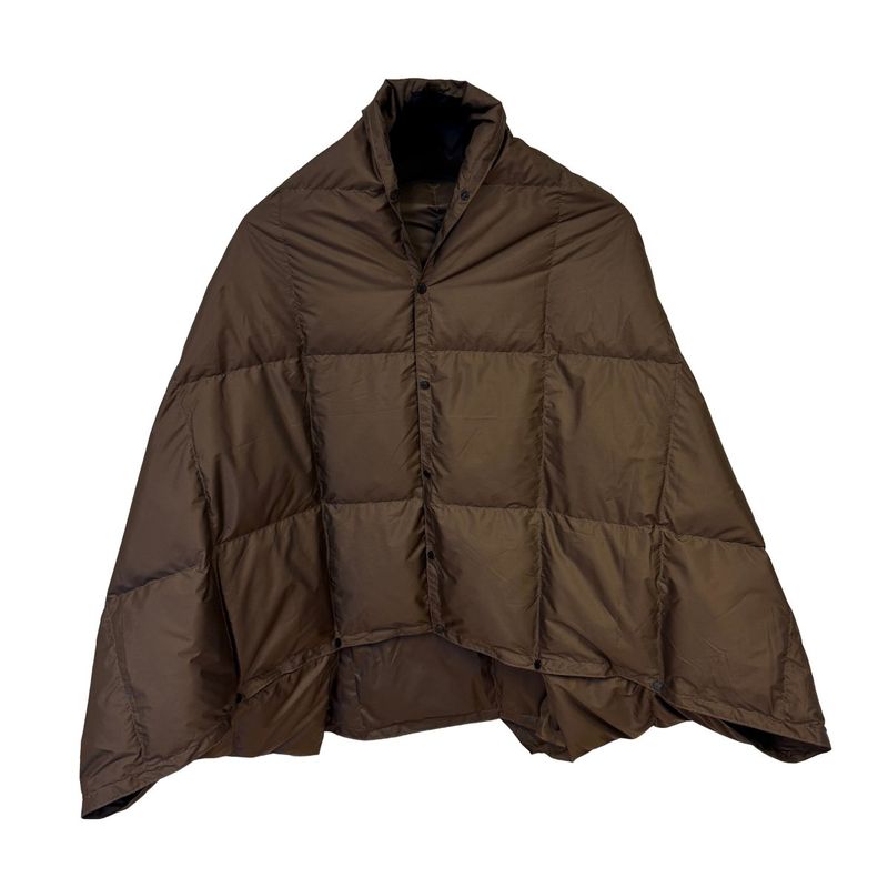 Teppe - Vest - Skjørt Alt i ett. Brun
