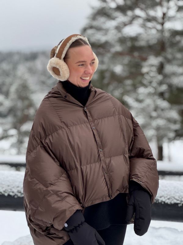 Teppe - Vest - Skjørt Alt i ett. Brun